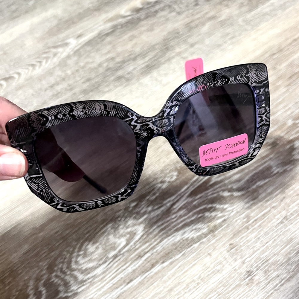 NWT Betsey Johnson Crystal Snake Sunglasses